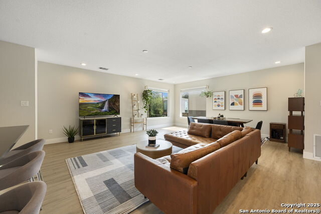 Image 9 of 29 For 1618 Lawndale #2 W