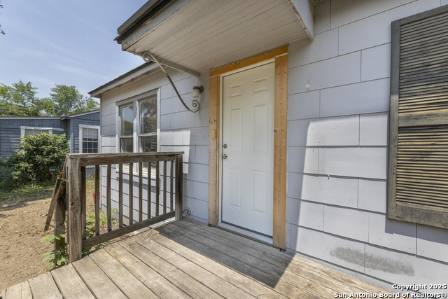 Image 18 of 24 For 511 Wright Ave