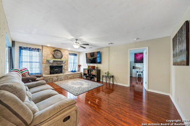 Image 6 of 34 For 6722 Chelsea Wood