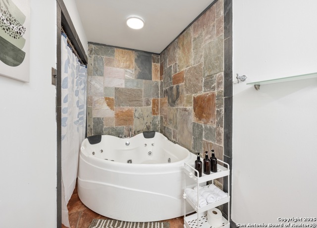 Image 12 of 17 For 16414 Spruce Cove St