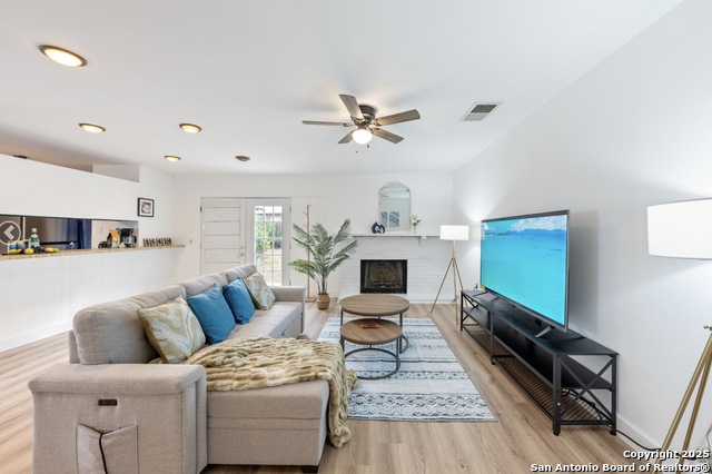 Image 3 of 17 For 16414 Spruce Cove St