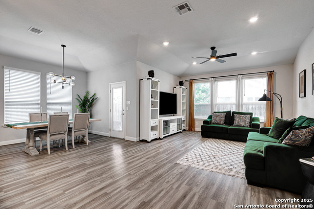 Image 12 of 33 For 2423 Olive Way