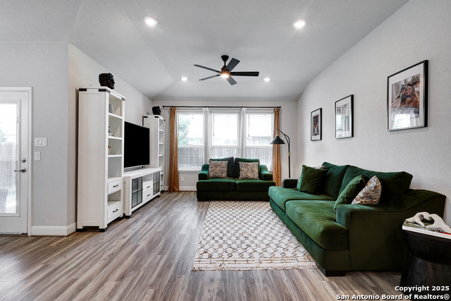 Image 13 of 33 For 2423 Olive Way