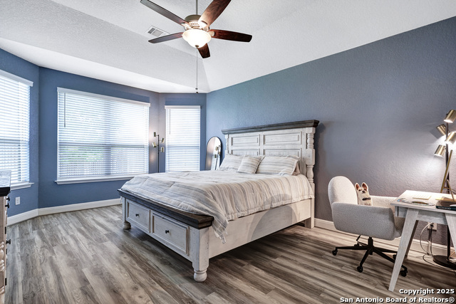Image 16 of 33 For 2423 Olive Way