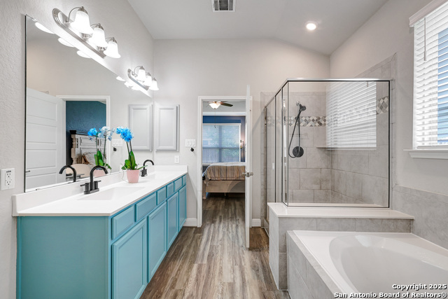 Image 17 of 33 For 2423 Olive Way