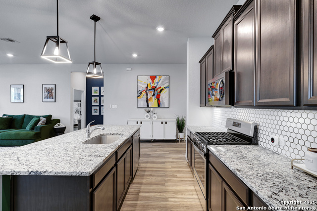 Image 7 of 33 For 2423 Olive Way