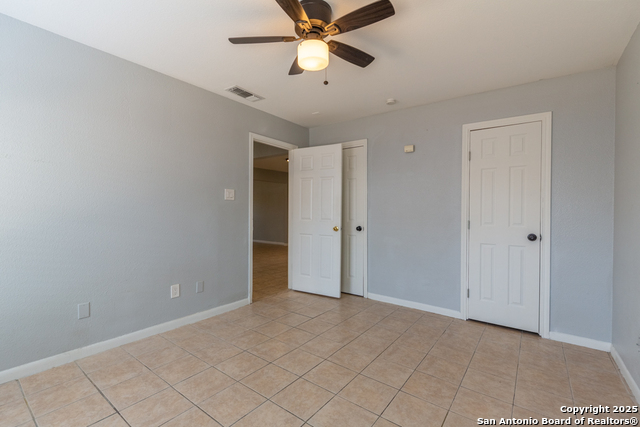 Image 12 of 19 For 7642 Oak Chase