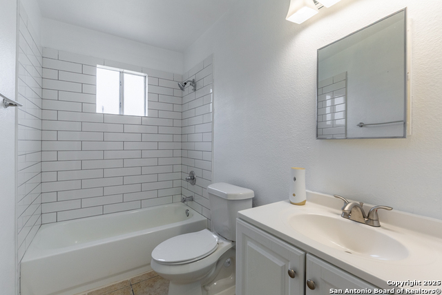 Image 13 of 19 For 7642 Oak Chase