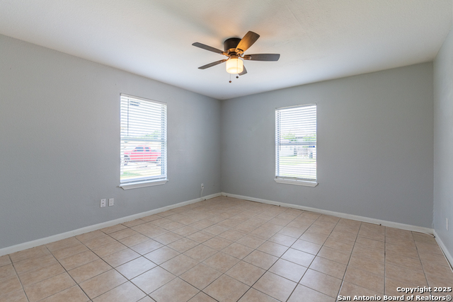 Image 14 of 19 For 7642 Oak Chase