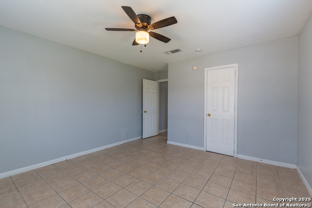 Image 16 of 19 For 7642 Oak Chase