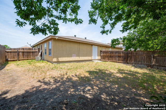 Image 19 of 19 For 7642 Oak Chase