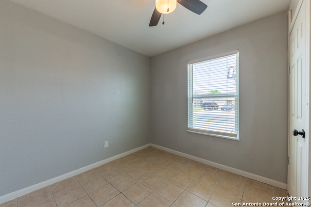 Image 2 of 19 For 7642 Oak Chase