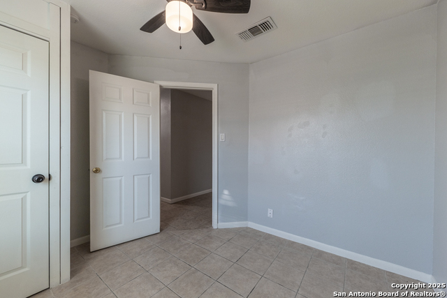 Image 3 of 19 For 7642 Oak Chase