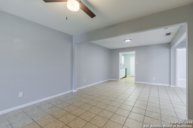 Image 5 of 19 For 7642 Oak Chase