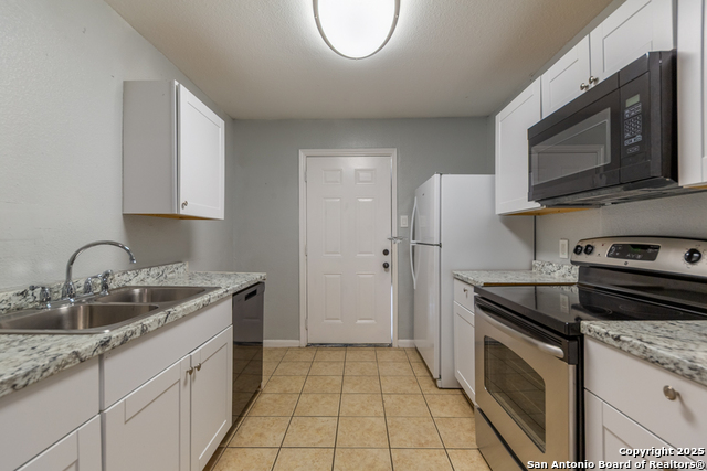 Image 8 of 19 For 7642 Oak Chase