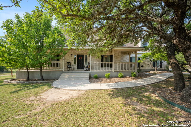 Details for 102 Kendall View Dr, Boerne, TX 78006