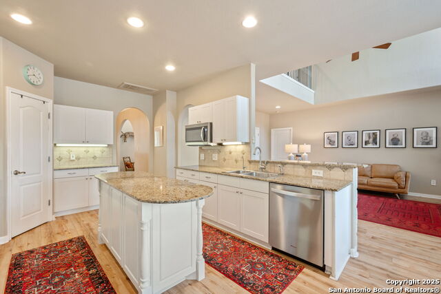 Image 15 of 30 For 102 Kendall View Dr