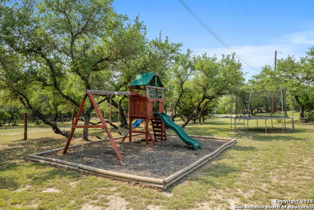 Image 29 of 30 For 102 Kendall View Dr