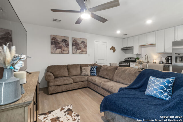 Image 4 of 19 For 8119 Nube Medina