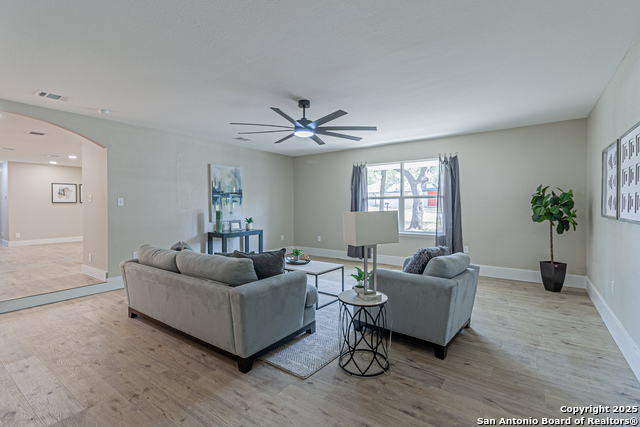 Image 16 of 50 For 17207 Sugar Crest