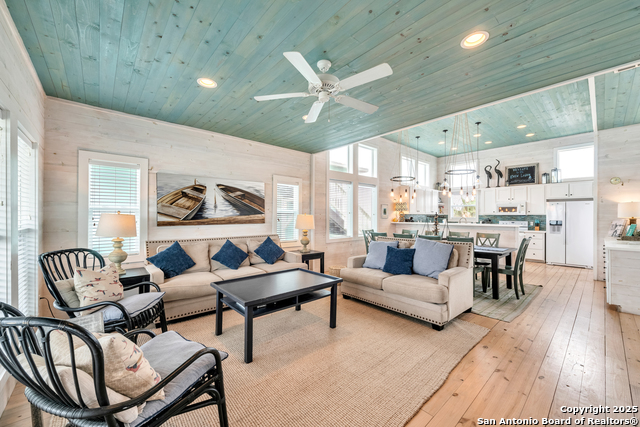 Listing photo id 8 for 2525 11th St #49 S