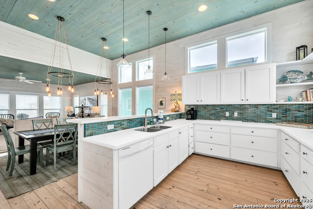 Listing photo id 4 for 2525 11th St #49 S