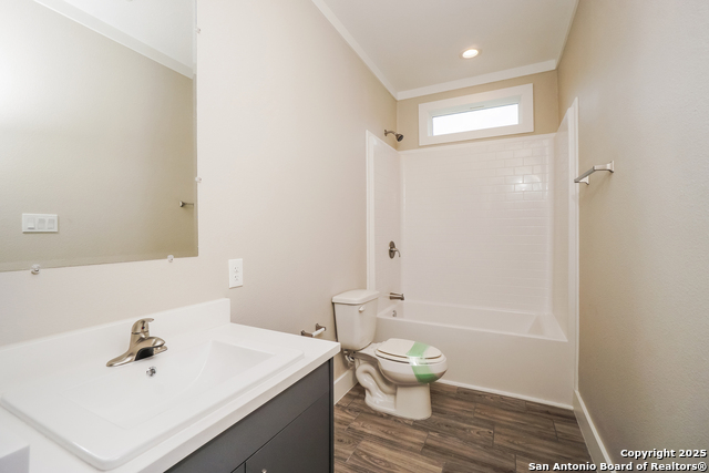 Listing photo id 20 for 2115 Houston W
