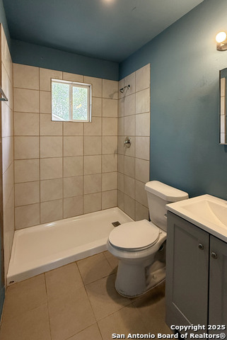 Image 11 of 13 For 520 Mayfield W 1