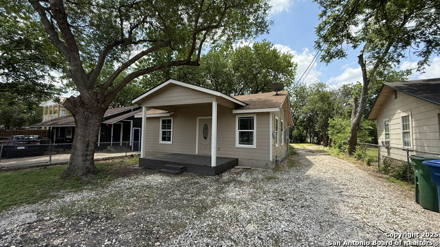 Image 3 of 13 For 520 Mayfield W 1