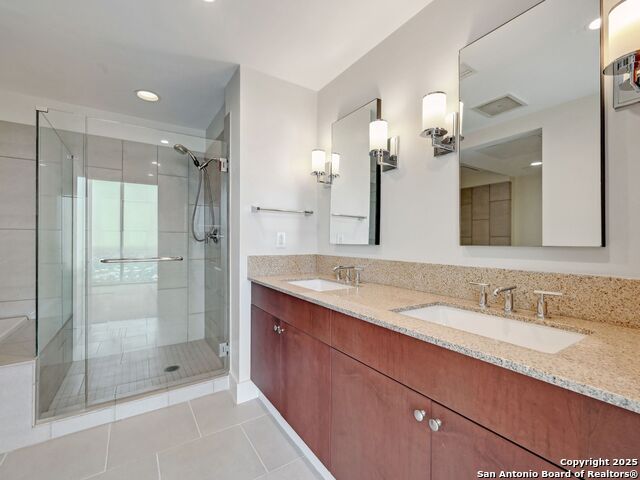 Image 13 of 26 For 610 Market E 3107