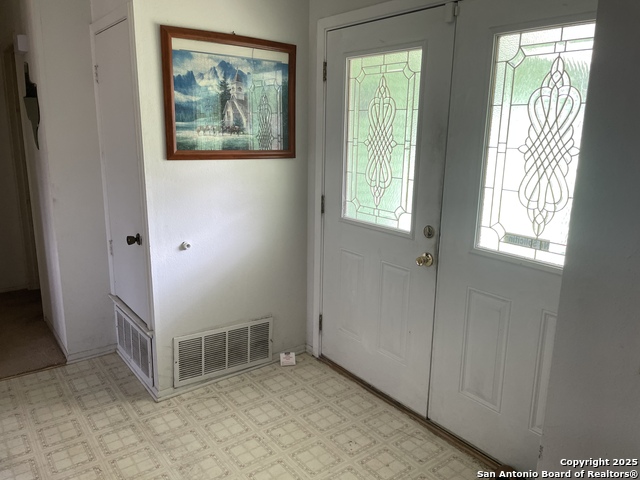 Image 6 of 38 For 6823 Whitland S