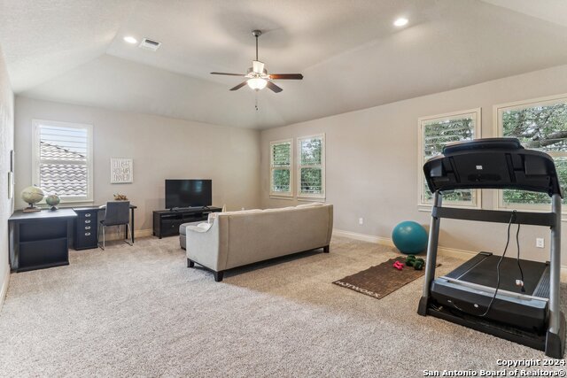 Listing photo id 21 for 24227 Vecchio