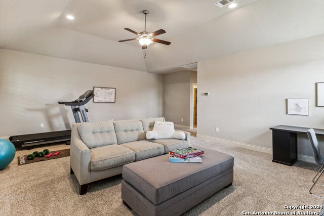 Listing photo id 22 for 24227 Vecchio