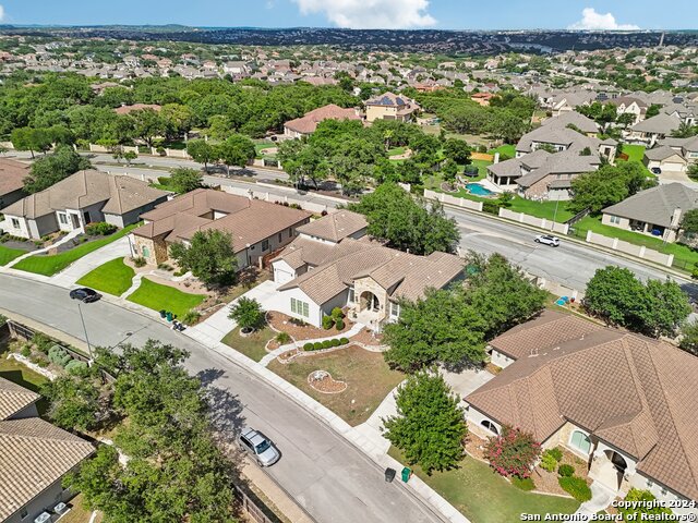 Listing photo id 41 for 24227 Vecchio