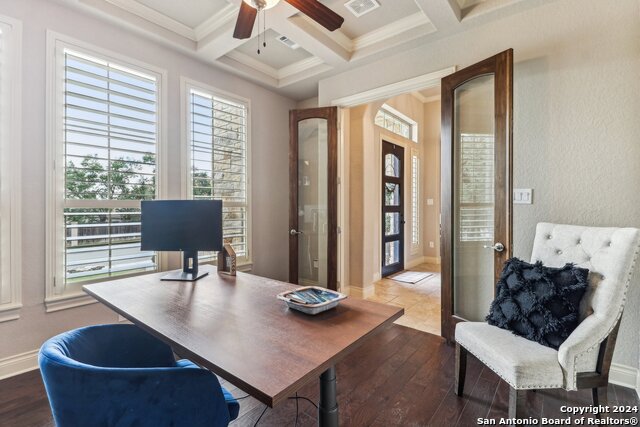 Listing photo id 4 for 24227 Vecchio