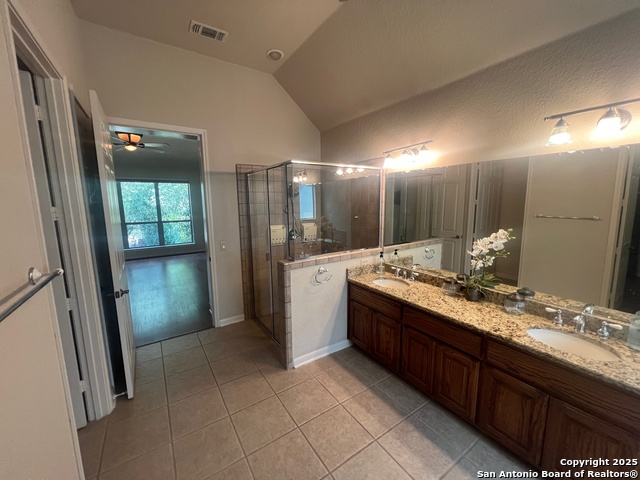 Listing photo id 31 for 214 Grassmarket