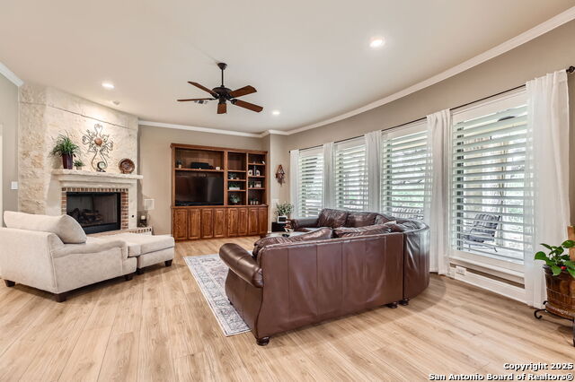 Listing photo id 9 for 12424 Andice