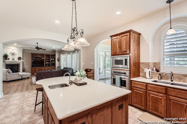 Listing photo id 11 for 12424 Andice
