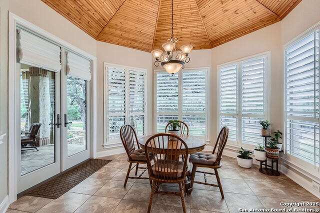 Listing photo id 14 for 12424 Andice