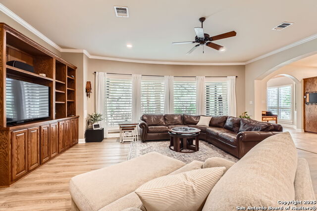 Listing photo id 6 for 12424 Andice