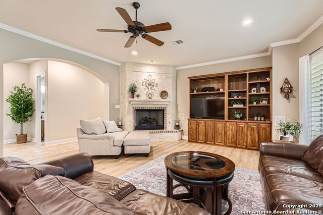 Listing photo id 7 for 12424 Andice