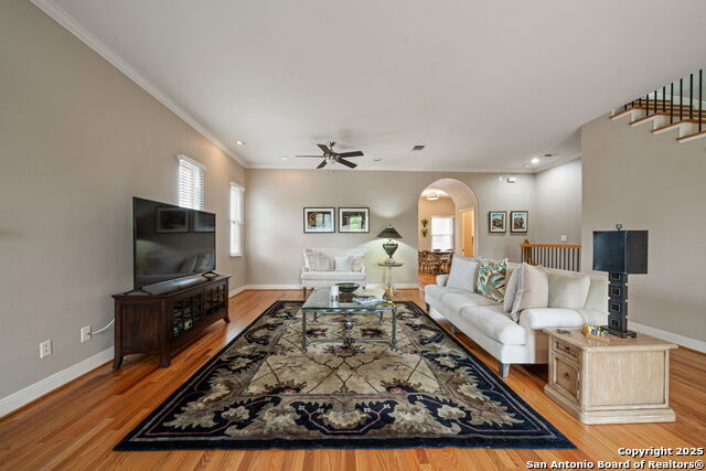 Image 10 of 36 For 225 Mulberry E 211-2