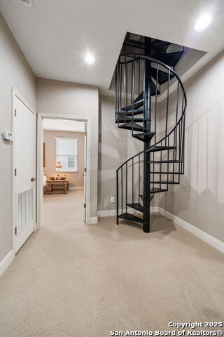 Image 24 of 36 For 225 Mulberry E 211-2