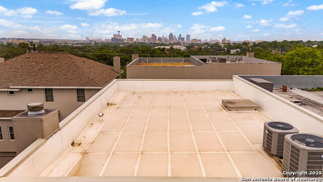 Image 25 of 36 For 225 Mulberry E 211-2