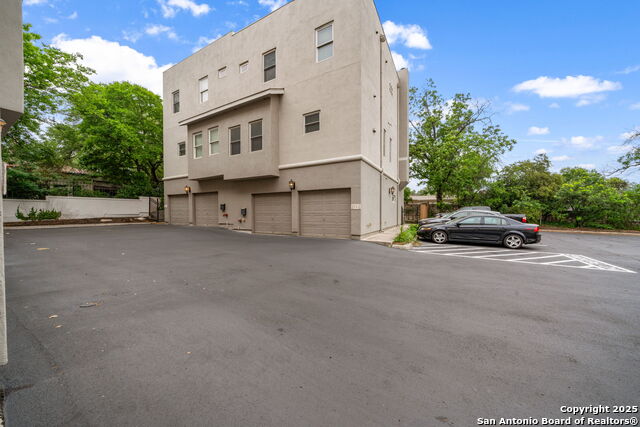 Image 27 of 36 For 225 Mulberry E 211-2