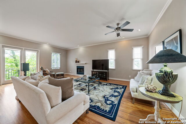 Image 3 of 36 For 225 Mulberry E 211-2