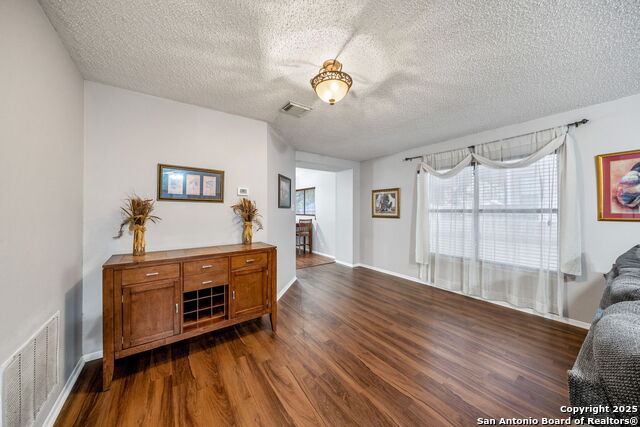 Listing photo id 9 for 7842 Sandpiper Park