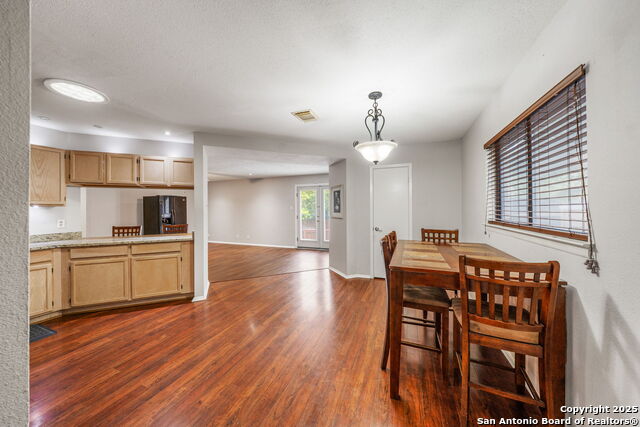 Listing photo id 10 for 7842 Sandpiper Park