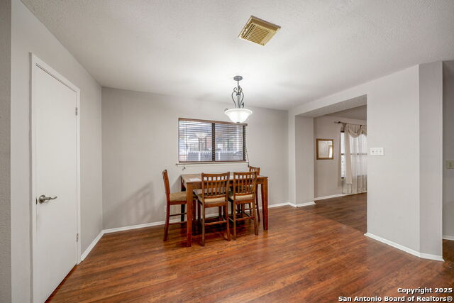Listing photo id 11 for 7842 Sandpiper Park