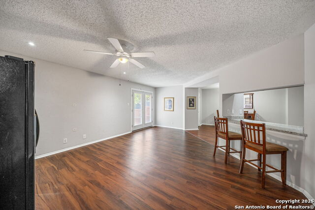 Listing photo id 15 for 7842 Sandpiper Park